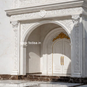 Front Yard Classic Home Farmhouse Interior No-599